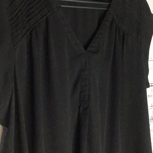 Daniel Rainn Tops - NWOT Daniel Rainn Black Short Sleeve Blouse Size 1X